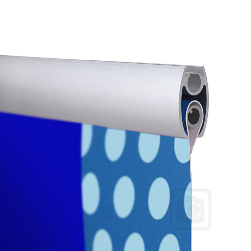 Profil� r�f HANGER pour suspendre les kak�mono avec fourreau