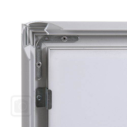 plexiglass blanc diffusant et ouverture caisson en fa�ade