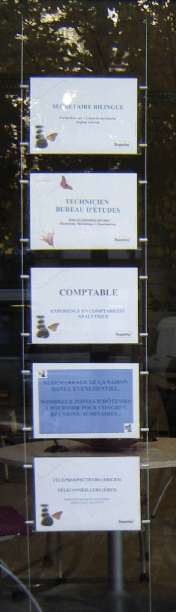colonnes 5 plexi A4 avec c�bles et accessoires